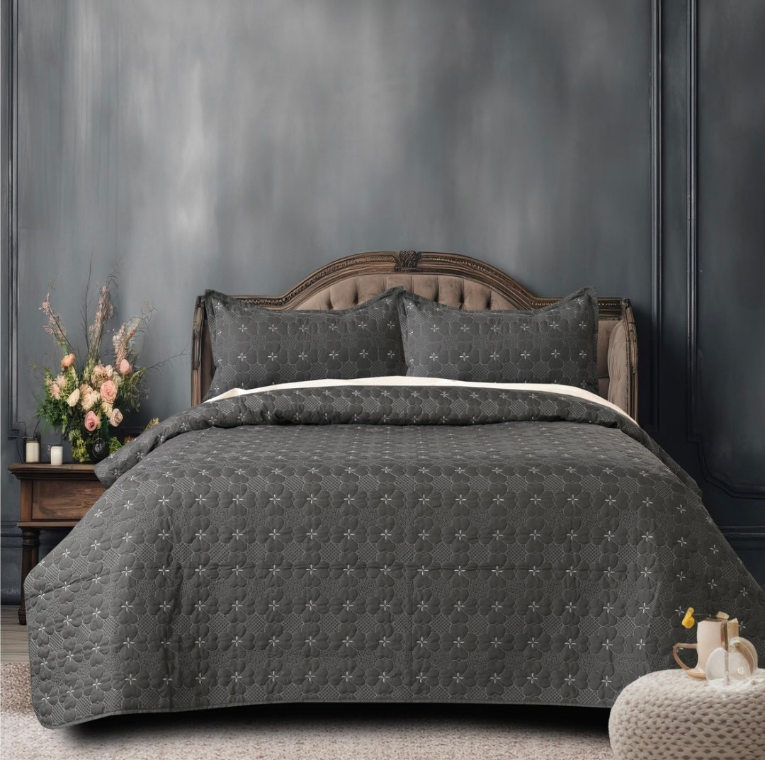 Somerhil Bedcovers Set- 1 Bedcover (90 x 100 inches) 2 Coordinated Pillow Covers (17 x 27 inches)