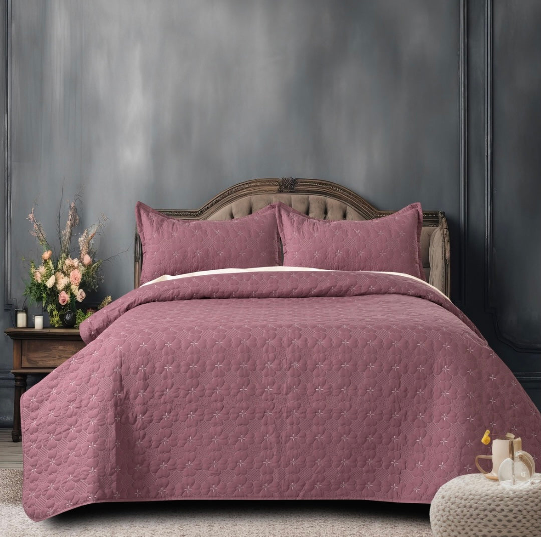 Somerhil Bedcovers Set- 1 Bedcover (90 x 100 inches) 2 Coordinated Pillow Covers (17 x 27 inches)